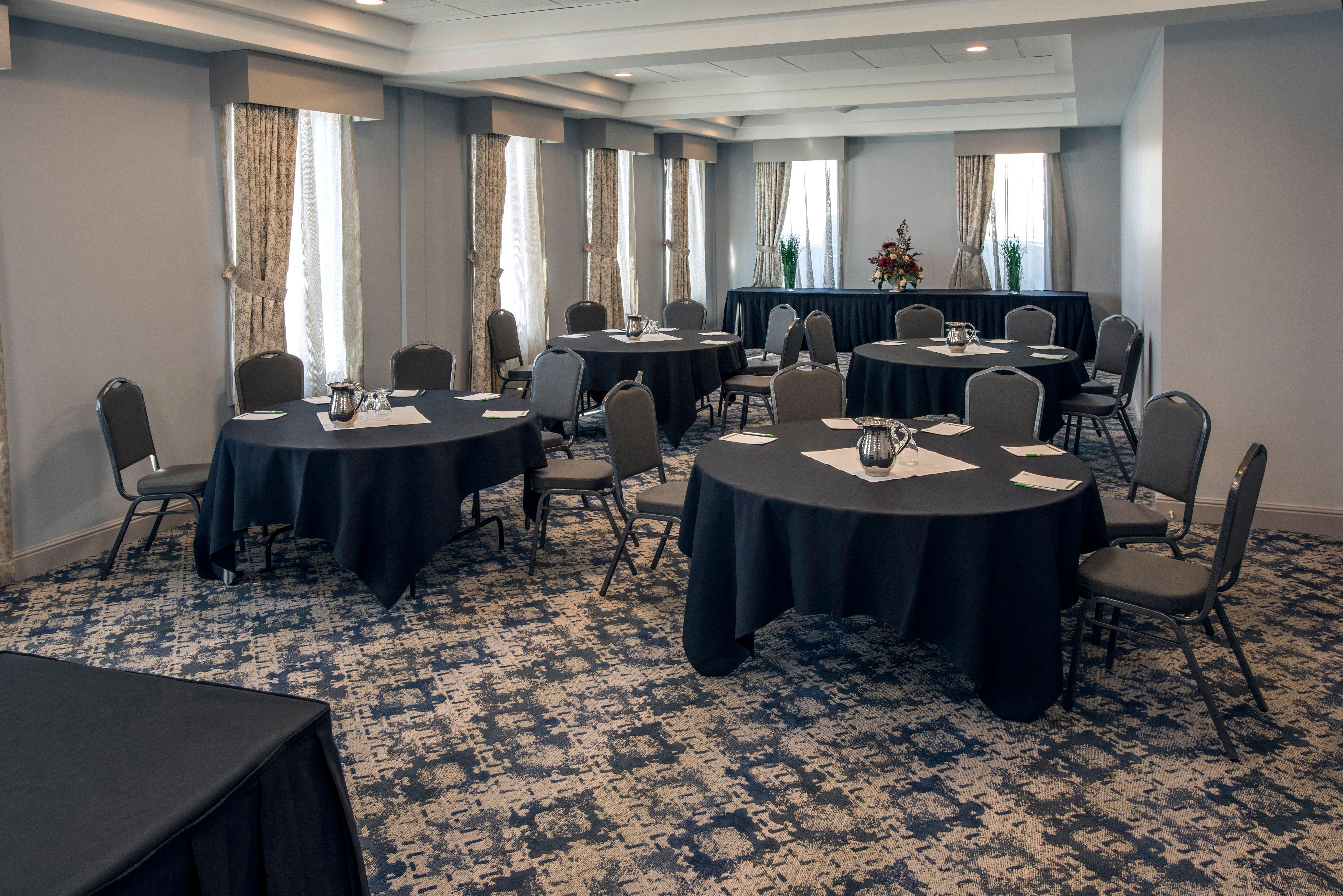 Holiday Inn Conference Centre Edmonton South By Ihg Exterior foto