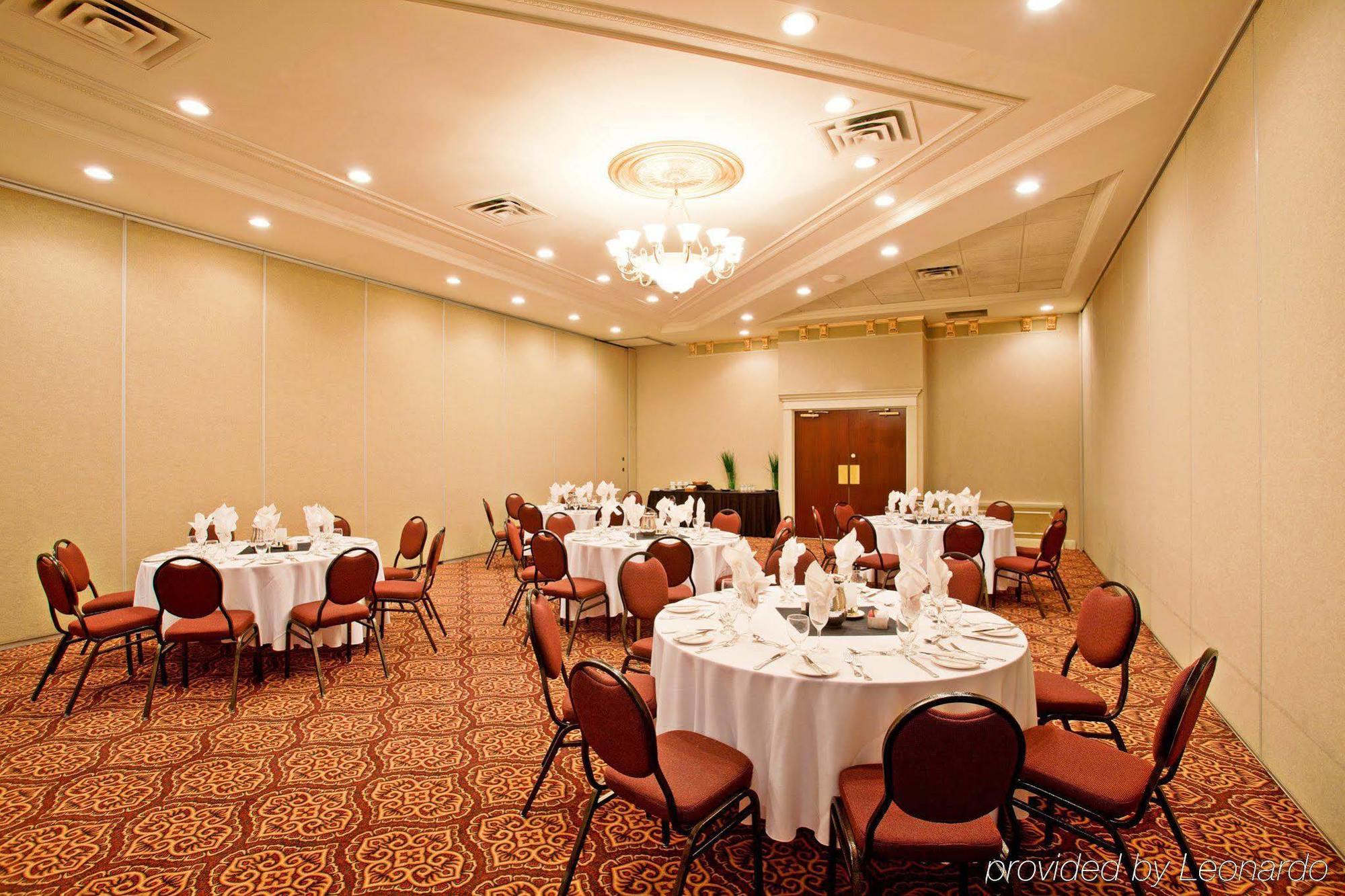 Holiday Inn Conference Centre Edmonton South By Ihg Exterior foto